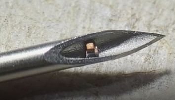 Nová nádej pre chorých. Vedci vyvinuli mikročip, ktorý sa dá implantovať do tela