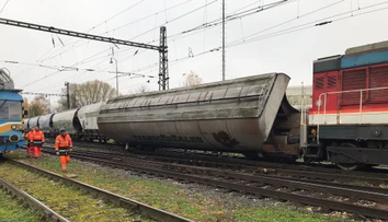 Po vykoľajení vlaku budú v úseku Palárikovo - Tvrdošovce jazdiť rýchlosťou 50 kilometrov za hodinu