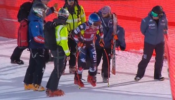 VIDEO: Mikaela Shiffrinová mala v zjazde ťažký pád. Zasahovať musel vrtuľník