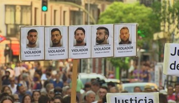 Počas behu pred býkmi znásilnili mladú ženu. Pätica pôvodne dostala 9 rokov, súd teraz pritvrdil