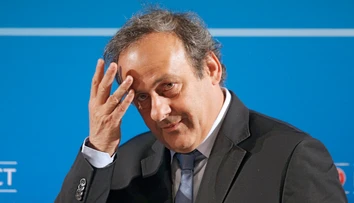 Bývalého šéfa UEFA Platiniho zadržala francúzska polícia