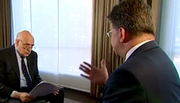 Minister Lajčák sa v diskusnej relácii poriadne zapotil, „zlizol“ si to za Fica