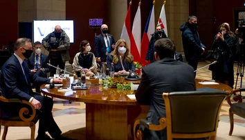 Česi a Slováci ťahajú za jeden koniec, Poliaci a Maďari sa vzdaľujú
