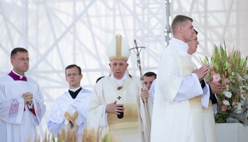 OBRAZOM: Kľúčové momenty omše v Šaštíne. Bezák v prvom rade, prezidentka aj 50-tisíc veriacich