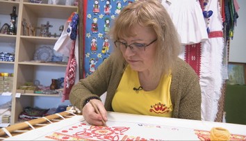 Sú neoddeliteľnou súčasťou slovenskej kultúry. O kroje pani Eleny je veľký záujem aj v zahraničí