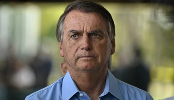 Brazílskeho exprezidenta Bolsonara museli náhle hospitalizovať