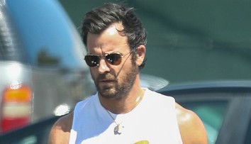 To je ale biceps. Jennifer Aniston má doma poriadny kus chlapa