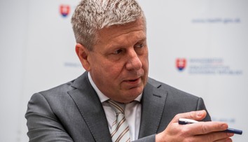 Lengvarský pred odchodom podpísal usmernenie na zmenu pohlavia. Matovič s Majerským zúria