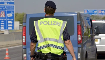 Páchatelia vytrhli a ukradli v Kittsee bankomat, utekali k slovenským hraniciam