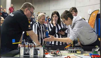 Jakubovi vášeň k legu zmenila život. Po celom svete súťažil v stavaní robotov, ktoré plnia misie