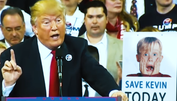 VIDEO: Donald Trump sa snaží zachrániť Kevina zo Sám doma pred Putinom