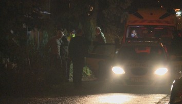 Tridsaťročný muž dobodal vlastnú mamu. Susedia počuli krik, pomoc však nezavolali