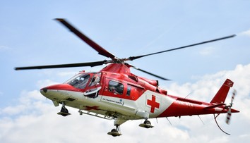 Pád vrtuľníka pod Rysmi: Leteckí záchranári museli prevážať muža so zraneniami