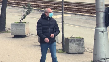 Expolicajt NAKA mal sledovať Lipšica a Matoviča. Na príkaz Norberta Bödöra