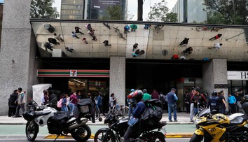 Ozbrojení lupiči kradli za bieleho dňa. Vzali zlaté mince za milióny