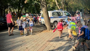 Expert považuje bombové správy za súčasť hybridnej vojny. Ponúkol viacero rád