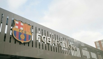 Ďalší dôsledok finančných problémov. Suma určená na platy sa Barcelone radikálne znížila