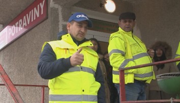 Kontroverzný starosta Žehne sa po obci premáva v uniforme polície. Jej členom však nikdy nebol