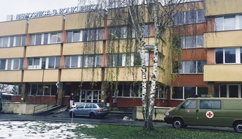V nemocnici vo Veľkom Krtíši zasahovala polícia, ordinoval tam opitý lekár