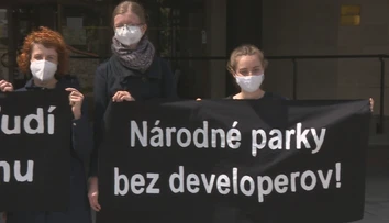Aktivisti odovzdali jednu z najväčších petícií v histórii. Chcú zachrániť Demänovskú dolinu