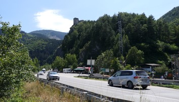 Pod Strečnom musia cestujúci rátať s meškaním autobusov. Medzi Strečnom a Vrútkami nebudú linky premávať vôbec