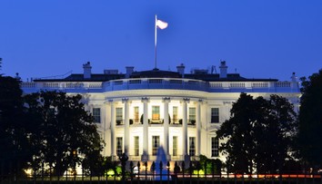 V USA zatkli Afgancov, ktorí údajne plánovali útok v deň prezidentských volieb