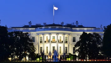 V USA zatkli Afgancov, ktorí údajne plánovali útok v deň prezidentských volieb