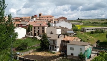 Španielske odľahlé mestečko ponúka domy za pár drobných. Má však dve podmienky
