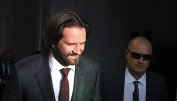 Cez úplatky si mal prilepšiť o milión eur. Kaliňáka a Brhela obvinili z podplácania