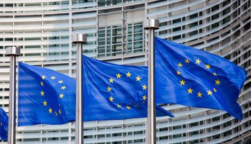 EÚ sa môže stať rovnako závislou od čínskych batérií ako bola od energií z Ruska