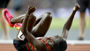 MS v atletike: Triumf podčiarkla osobákom. Zlato z osemstovky putuje do Kene