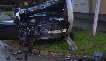 Iba 21-ročný mladík vpálil do auta s troma deťmi, jedno zomrelo