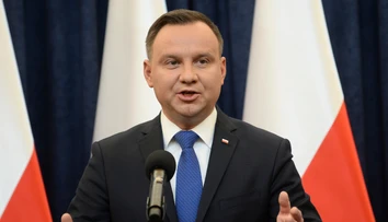 Duda podpíše zákon, ktorý bude trestať za výroky obviňujúce Poliakov z holokaustu
