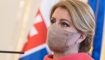 Najviac z troch najvyšších ústavných činiteľov zarobila v roku 2019 prezidentka Čaputová