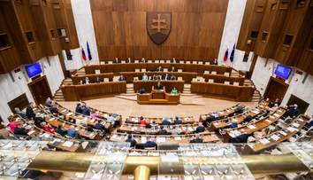 Poslanci začali rokovanie správou špeciálneho prokurátora Lipšica. Riešiť majú aj predčasné voľby z dielne Kollára