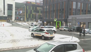 Muž, ktorý s nožmi ohrozoval ľudí v Košiciach a kričal, že má bombu, pracuje na ministerstve