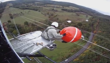 Už dva vrtuľníky sa zamotali do elektrických drôtov. Zisťovali sme, či sú dostatočne označené