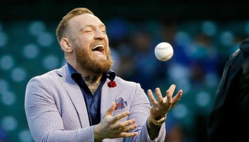 VIDEO: McGregorov úvodný nadhod baví sociálne siete. Horšie to hodil už iba raper 50 Cent