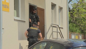 Poštu v Križovanoch prepadol ozbrojený lupič. Reakciu zamestnankyne zrejme nečakal