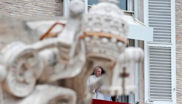 Pápež František sa dnes začal modliť za koniec pandémie koronavírusu