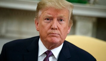 Trump zatiaľ neuvalí vyššie clá na európske autá, Pellegrini toto rozhodnutie víta