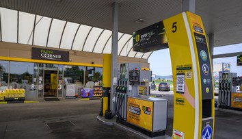 Vodiči šomrú na drahý benzín, Slovnaftu sa darí. Čistý zisk zvýšil o 30 percent na vyše pol miliardy eur