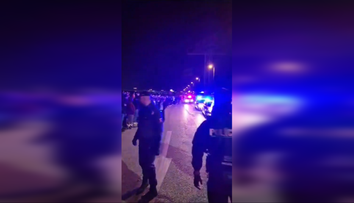 VIDEO: Policajti jeden rozpustili, ľudia šli na ďalšie. V Bratislave sa konali nelegálne tuningové zrazy