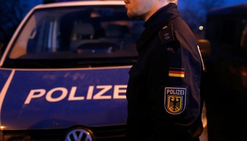 Hrozivý nález tety: Malé dievčatká strávili niekoľko dní samy s telom svojho mŕtveho otca