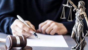 Kedysi atraktívny odbor, teraz berú každého: Právo už nie je to, čo bývalo