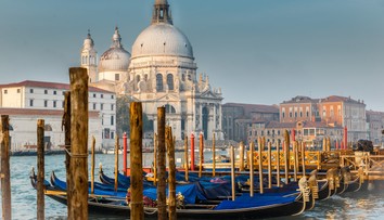 Plaviť sa po Benátkach celé dni a navyše si dobre zarobiť. Mesto robí nábor na nových gondolierov