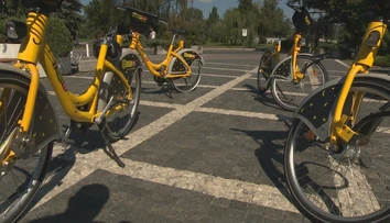 Stal sa fenoménom, ale aj terčom vandalov: Ako funguje bikesharing v Bratislave?