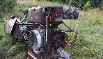 Obrovská tragédia v Poľsku: Traktor rozdrvil dôchodcu, spolujazdec stihol vyskočiť