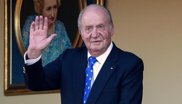 Tajná služba pichla španielskému kráľovi ženské hormóny, aby skrotila jeho sexuálne chúťky