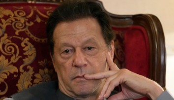 Pakistanského expremiéra Chána odsúdili na desať rokov väzenia